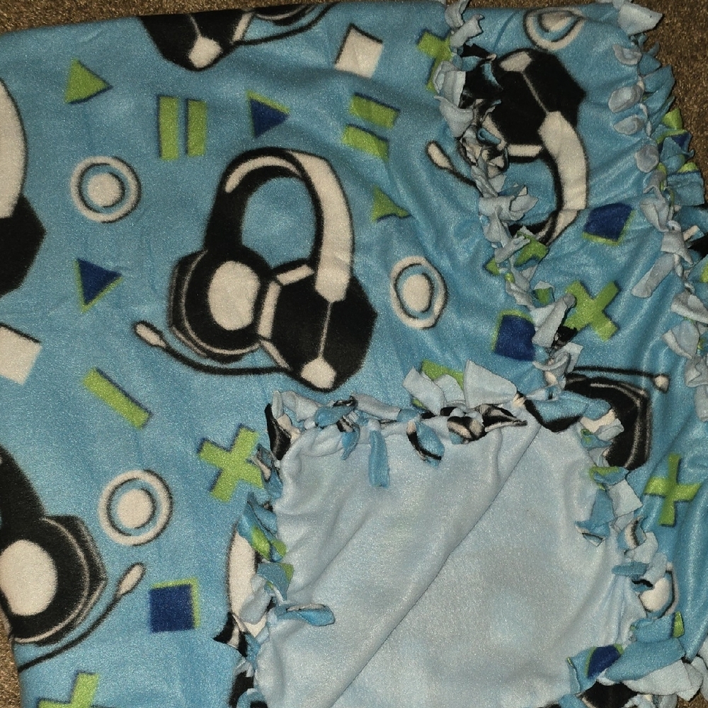 Hand-made Blue Gaming Headphones Kids Tie Blanket